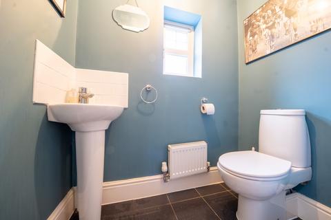 33 The Spinney, Sheffield, S17 3AL