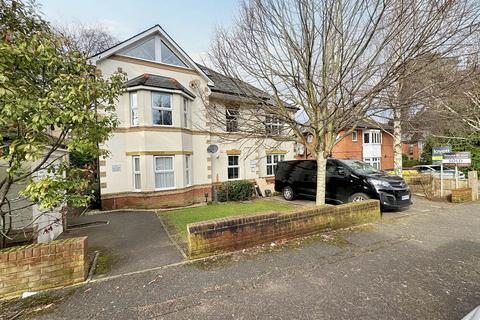 2 bedroom apartment to rent - St Albans Crescent, Bournemouth BH8