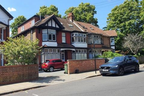 3 bedroom flat for sale, 4 Conyers Road, London, SW16