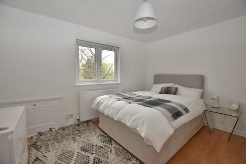 3 bedroom flat for sale, 4 Conyers Road, London, SW16