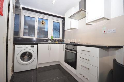 1 bedroom in a flat share to rent - Smithy Street, London, Greater London. E1
