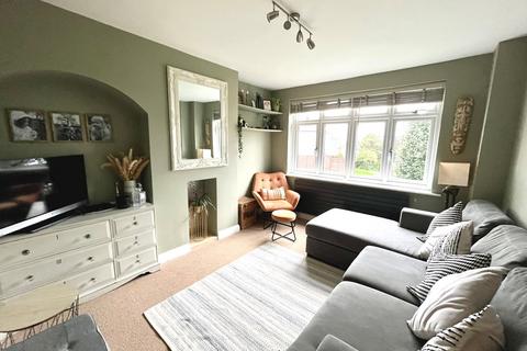 3 bedroom terraced house for sale - Roebuck Road, Chessington, Surrey. KT9 1JY