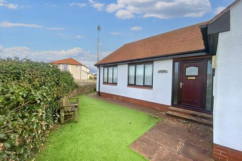 3 bedroom bungalow for sale - Longstone Crescent, Beadnell, Chathill, Northumberland, NE67 5AL