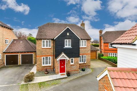 4 bedroom detached house for sale, Shaw Close, Maidstone, Kent