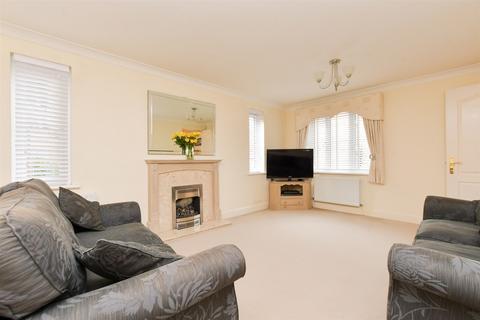 4 bedroom detached house for sale, Shaw Close, Maidstone, Kent