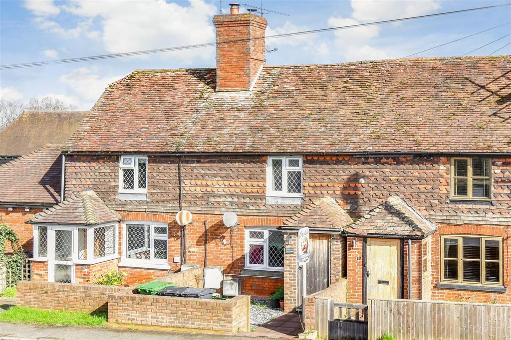 Maidstone Road, Staplehurst, Kent 3 bed terraced house for sale £300,000