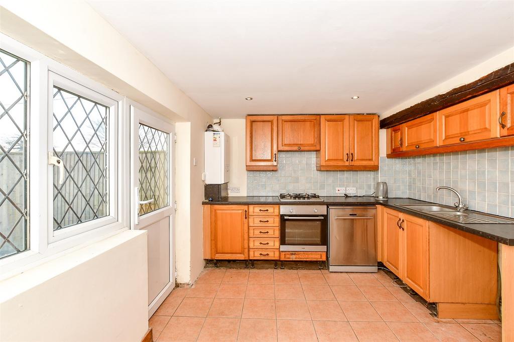 Kitchen/ Dining Room