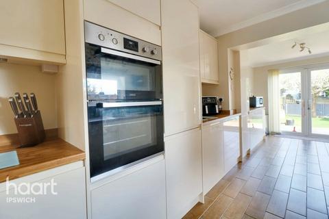 62 Holcombe Crescent, Ipswich, IP2 9PW