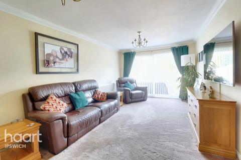 62 Holcombe Crescent, Ipswich, IP2 9PW