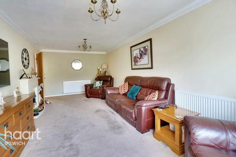 62 Holcombe Crescent, Ipswich, IP2 9PW
