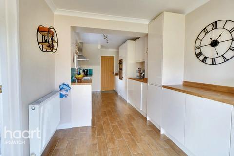 62 Holcombe Crescent, Ipswich, IP2 9PW
