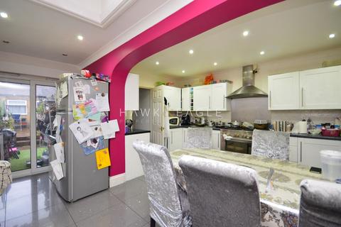 4 bedroom terraced house for sale - Harcourt Avenue, London, Greater London. E12