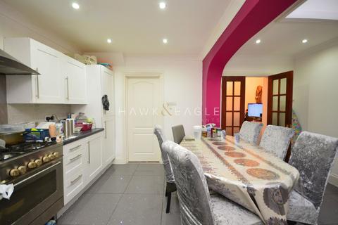 4 bedroom terraced house for sale - Harcourt Avenue, London, Greater London. E12