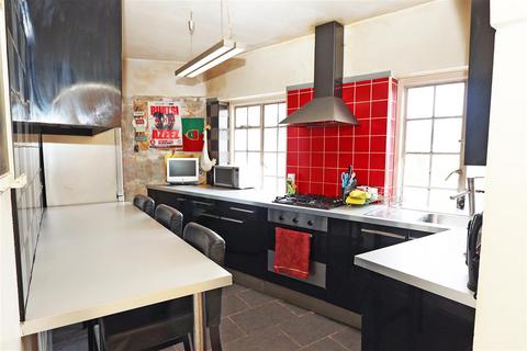 undefined, Kingsdown Court, South Croydon