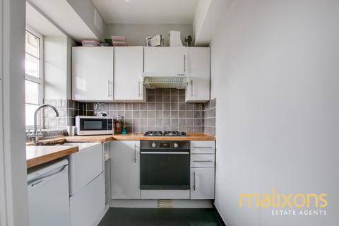 3 bedroom apartment for sale, London SW16