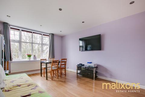 3 bedroom apartment for sale, London SW16