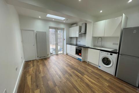 4 bedroom house to rent, Reform Row, Tottenham, N17