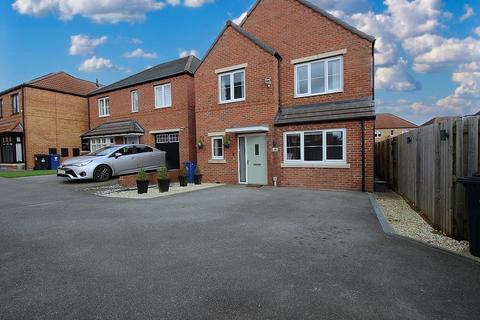 4 bedroom detached house for sale - Avocet Close, Mexborough