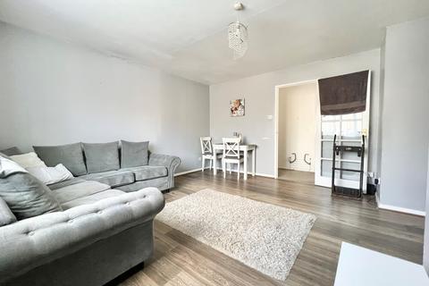 2 bedroom flat for sale - Treeby Court, George Lovell Drive, Enfield, Greater London, EN3
