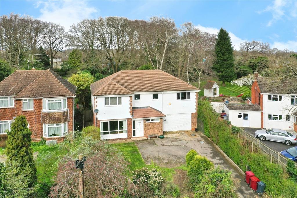 Cockney Hill, Tilehurst, Reading... 4 bed detached house for sale £
