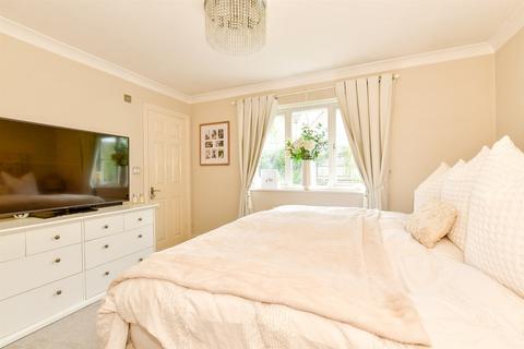 3 bedroom semi-detached house for sale - Forest Avenue, Ashford, Kent