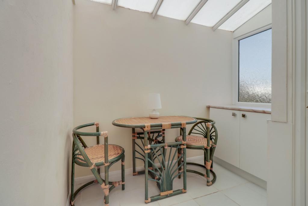 Breakfast Room