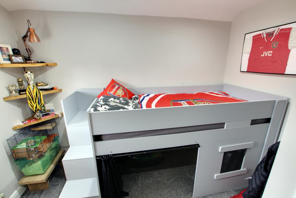 Third bed