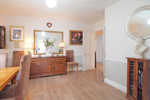25 Beech Way, Epsom, KT17 4NG
