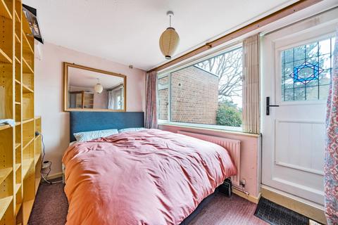 4 bedroom house for sale - Coleraine Road, London