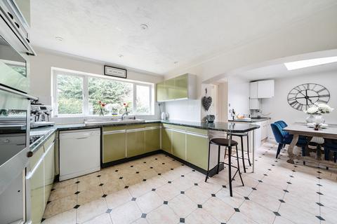 5 Heath Drive, Send, Woking, GU23 7EP