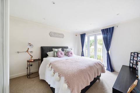 5 Heath Drive, Send, Woking, GU23 7EP