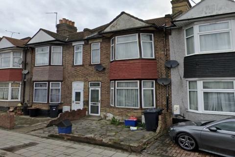 2 bedroom flat to rent - Ley Street, Ilford IG1