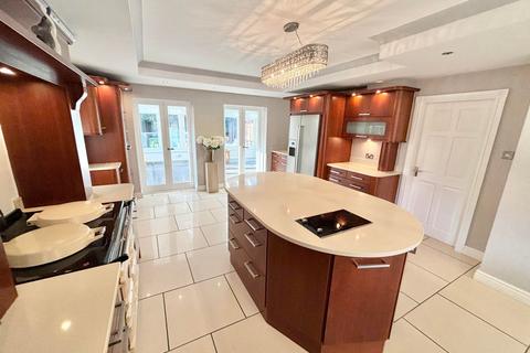 5 bedroom detached house for sale, Moorland Road, Poulton-Le-Fylde FY6