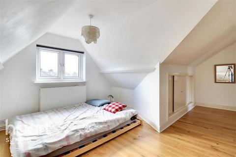2 bedroom flat to rent, Carshalton Road, SM1