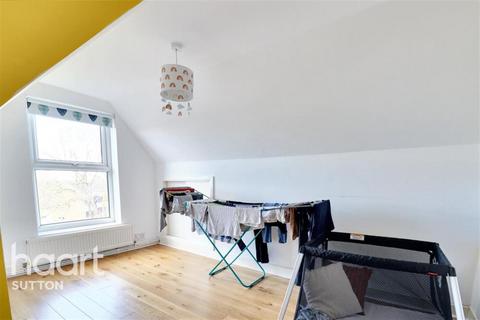3 bedroom flat to rent, Carshalton Road, SM1