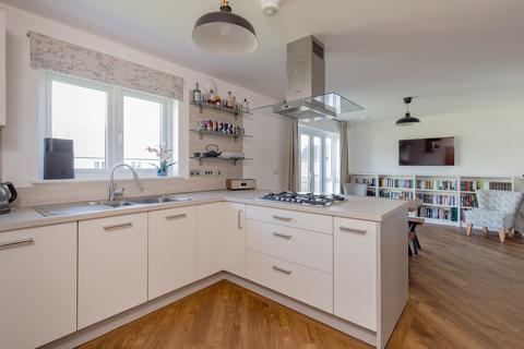 5 Ashgrove Crescent, Loanhead, EH20 9GB