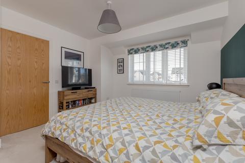 5 Ashgrove Crescent, Loanhead, EH20 9GB