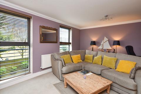 6 Chapel Place, Shoeburyness, Southend-on-sea, SS3 9QU