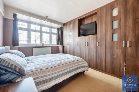 19 Collier Row Lane, Romford, RM5 3BL