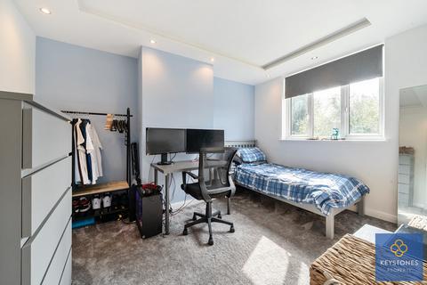 19 Collier Row Lane, Romford, RM5 3BL
