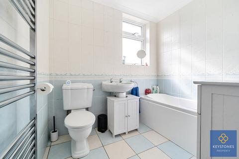 19 Collier Row Lane, Romford, RM5 3BL