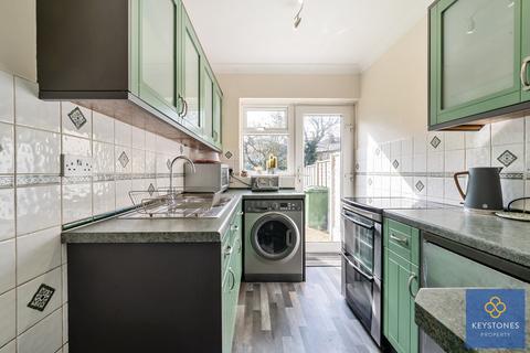 19 Collier Row Lane, Romford, RM5 3BL