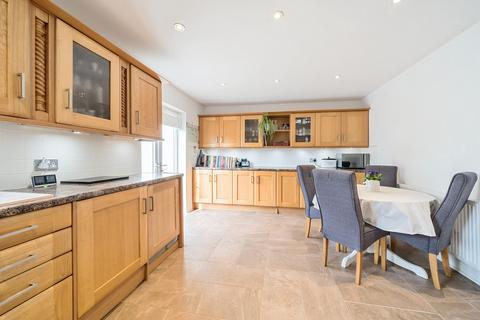 33 Collier Row Lane, Romford, RM5 3BL