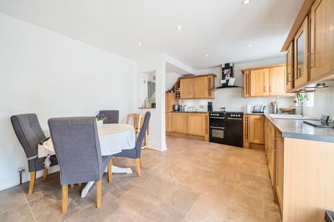 33 Collier Row Lane, Romford, RM5 3BL