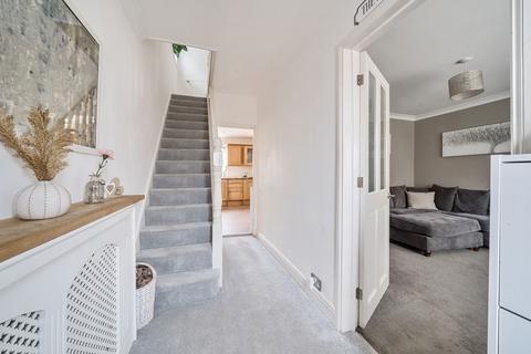 33 Collier Row Lane, Romford, RM5 3BL