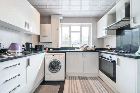39 Badgers Croft, London, SE9 3DA