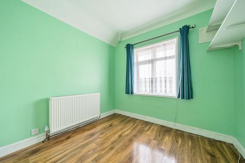 39 Badgers Croft, London, SE9 3DA