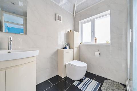 39 Badgers Croft, London, SE9 3DA