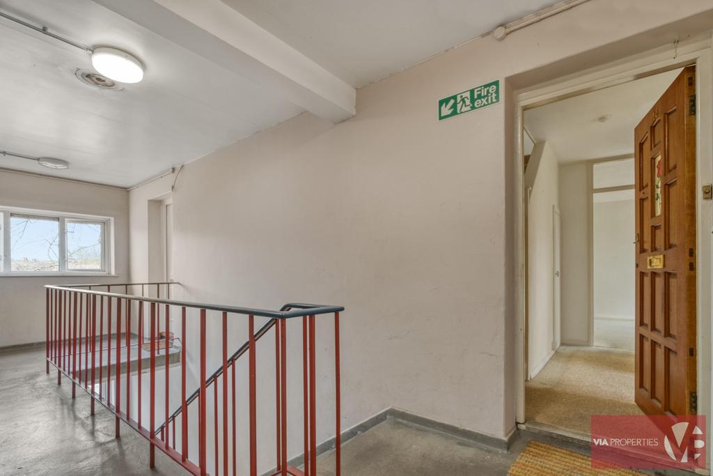 Communa entrance