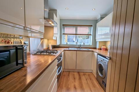3 bedroom semi-detached house for sale - Tyne View,, Hebburn